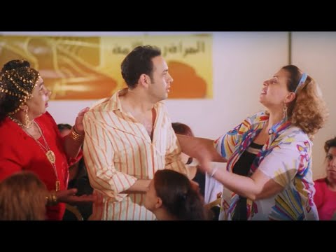 حريم كريم كريم راح يصالح مراته في مؤتمر حقوق المرأة شوفوا الستات عملوا فيه إيه