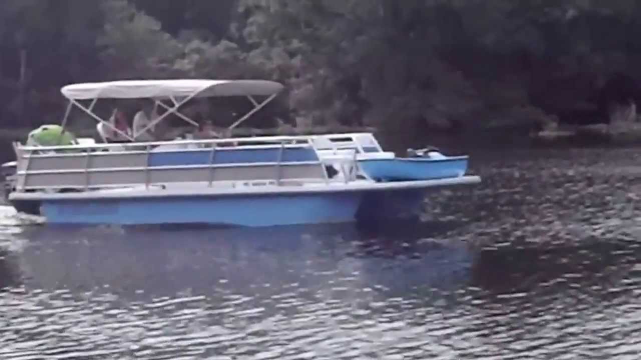 Catamaran Coaches 25x10 Pontoon Boat - YouTube