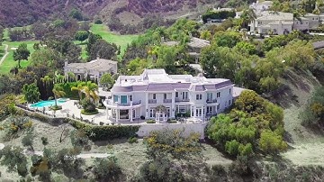 Real Estate Video (by Favefold Symmetry)