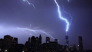 Lightning Strikes Freedom Tower 7-2-14 Slowed 800X