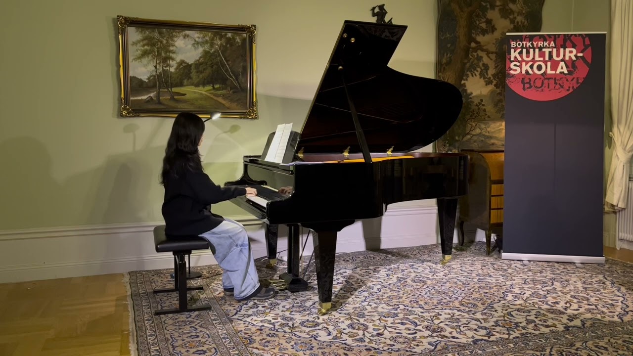Aijia Zhu spelar W.A. Mozart Andante ur Sonat C dur KV 545