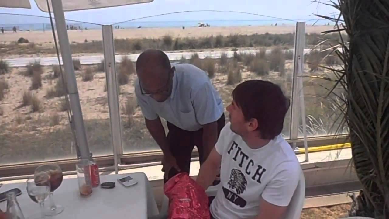 Leo Messi  and Antonella in the restaurant.