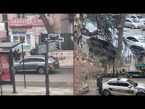 უნივერსიტეტებთან მედიის გამოჩენის შემდეგ, ოლიგარქის პოლიციამ ტერიტორია დატოვა | ვითარება ადგილზე