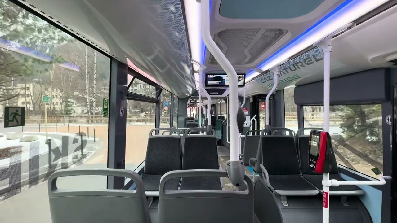 [Chamonix Mobilité] Iveco Bus Urbanway 18 GNV Hybrid BHNS - HLP Dépôt 