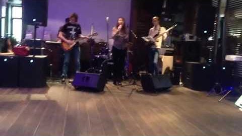Live! Кавер-группа Music Time-How deep is your love(soundcheck)