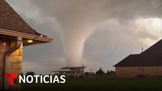Vea el poder destructivo de un tornado en el centro de Oklahoma | Noticias Telemundo