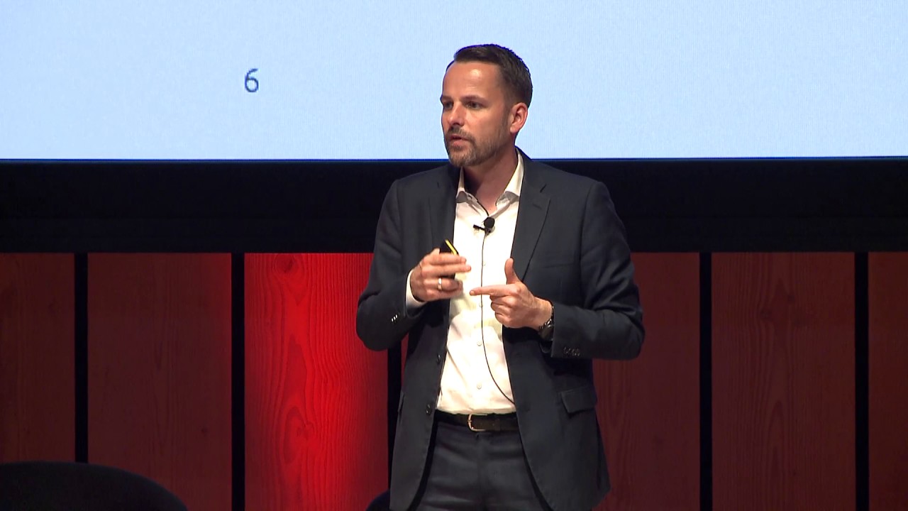 Presentation of Gion Baker, CEO Vodafone Automotive, I Conferência Automonitor, Lisbon, March