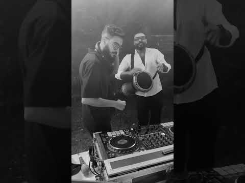 اتنين زي دول في فرحك مثلا         