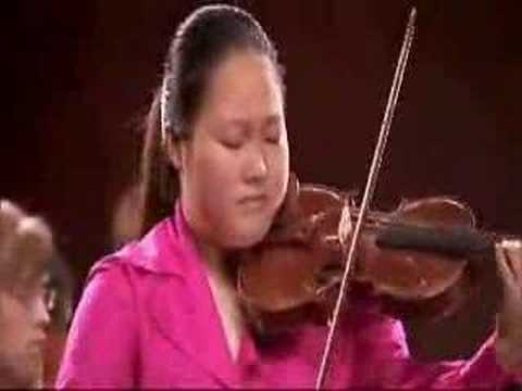 15 year old violinist plays Leclair