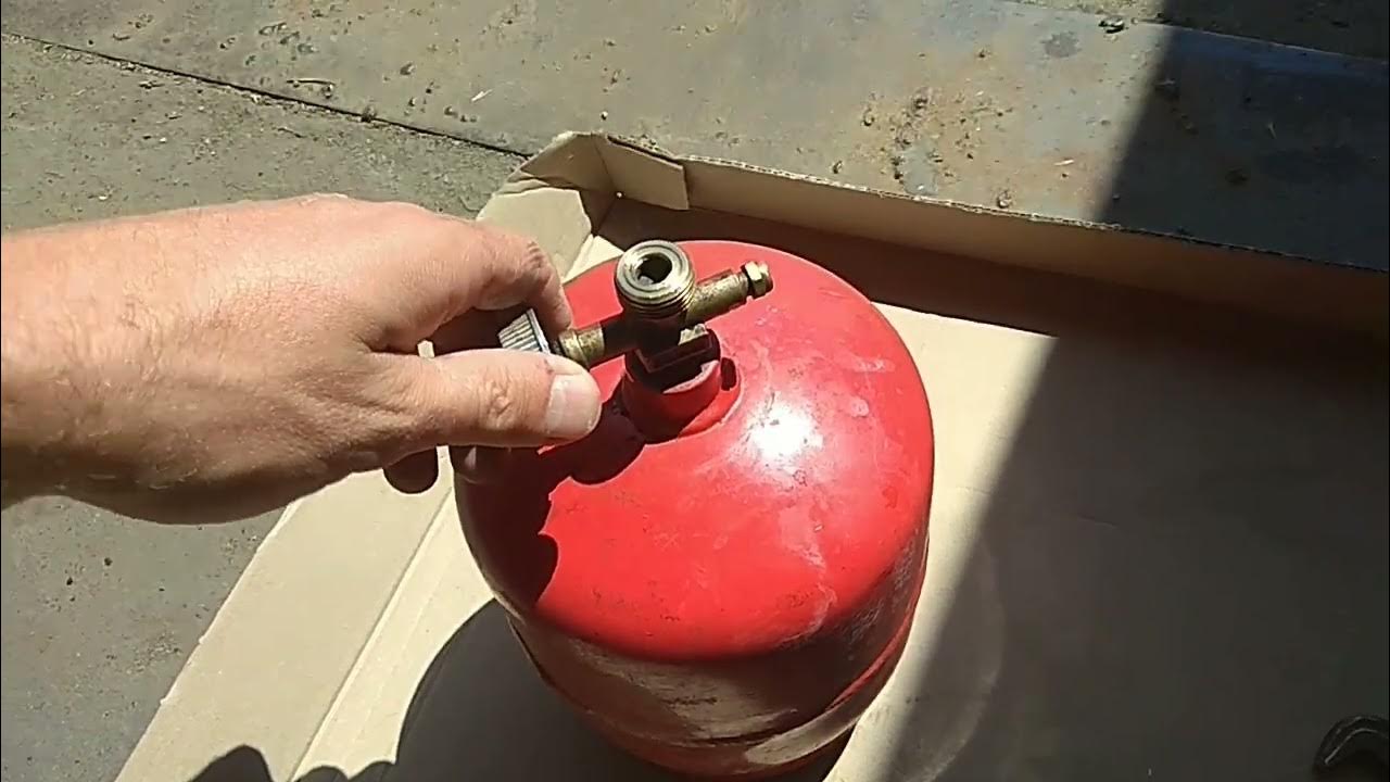 Как открутить клапан (вентиль) на газовом баллоне! - YouTube