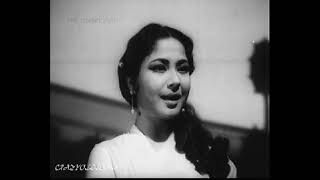 Singer : lata ji , lyrics majrooh sultanpuri music roshan movie aarti
( 1962 ) performer meena kumari with pradeep kumar in the frame