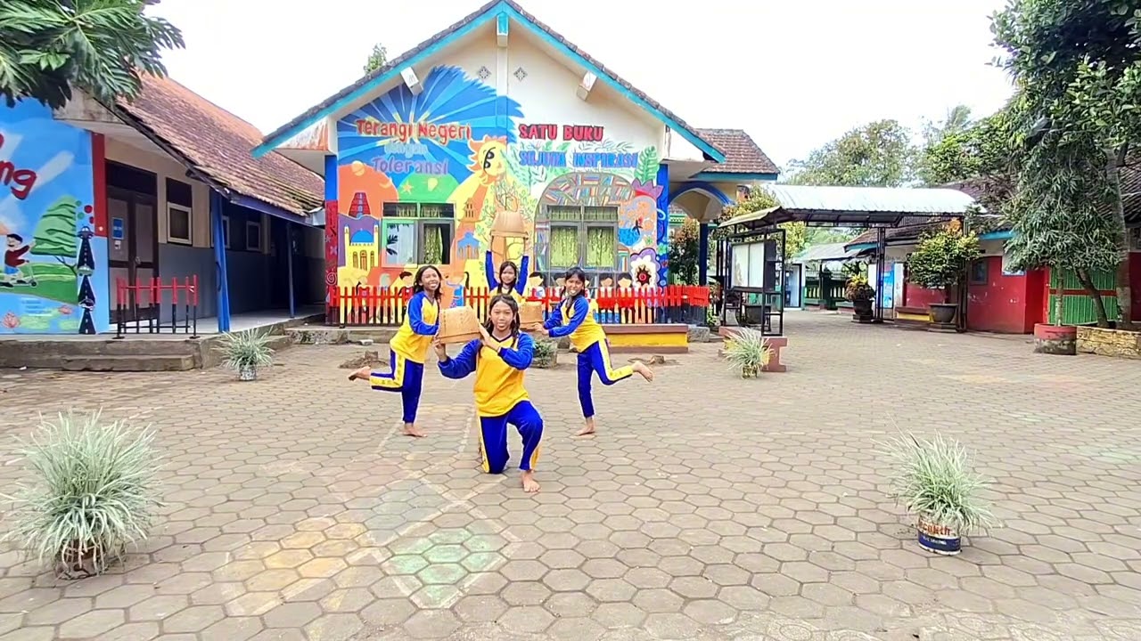 TARI_SD NEGERI 1 TUMPAKREJO