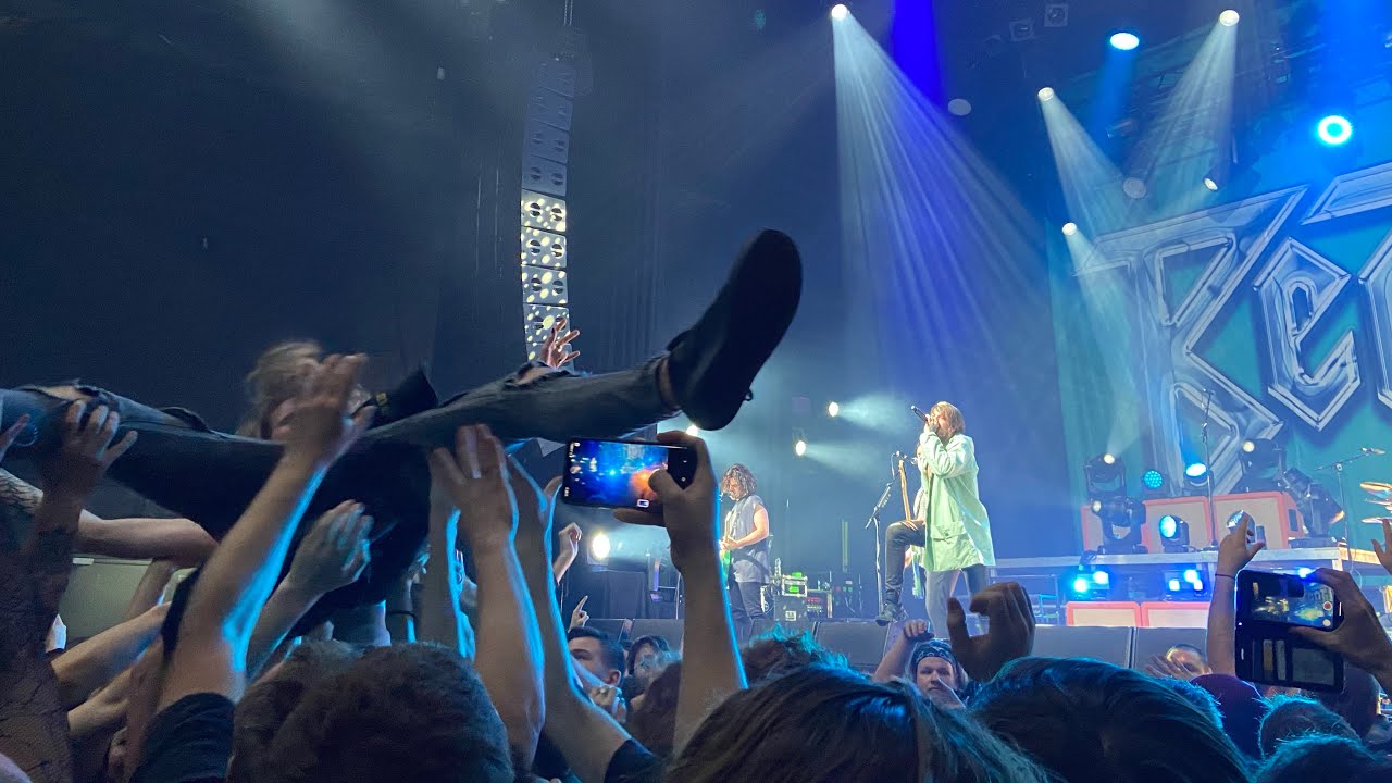 Bad Listener Beartooth Beartooth - Bad Listener live 013 Tilburg - YouTube