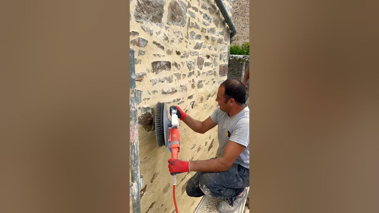 Comment Faire Un Enduit Exterieur Brosse Video Application de l'enduit Joint de Pierre Brosse métallique - YouTube