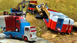 🔥 MOBIL TRUK DEREK BAWA MOBIL TRUK OLENG TERGULING SAAT DI TOLONG MENGGUNAKAN BEKO EXCAVATOR