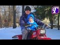 Катаемся на Три Цикле Санках Велосипеде на Снегу интересное видео влог детские игры мальчик гуляшка