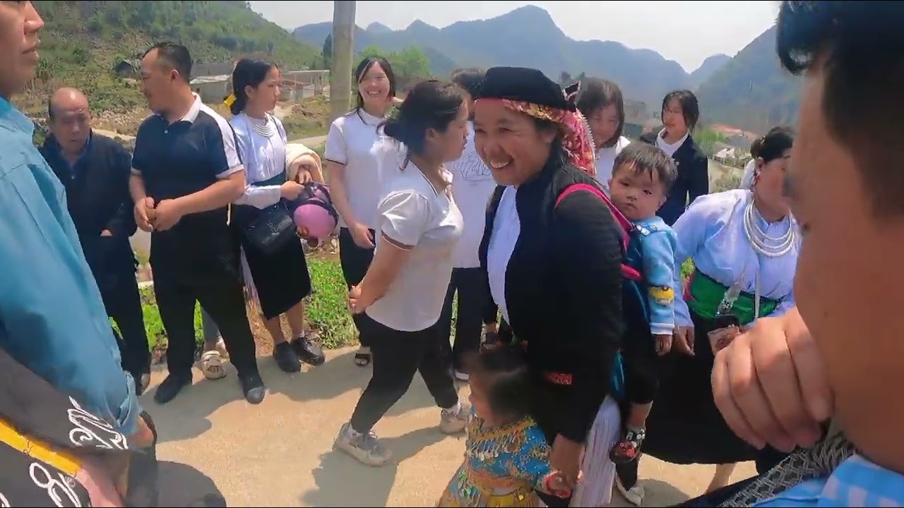 hmoob ua tshoob qaum teb.