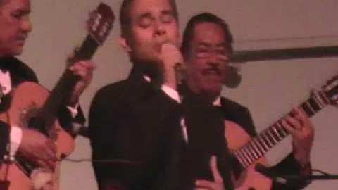 Mario Tadeo, Canta Almohada