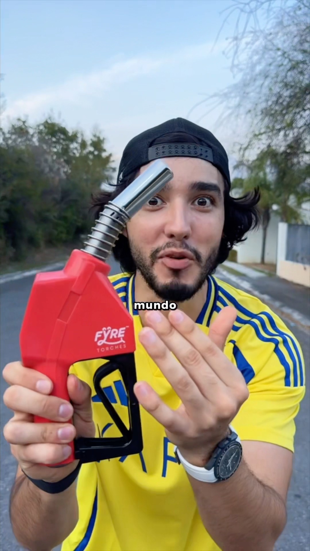 ASI QUEMA EL NUEVO ENCENDEDOR MAS POTENTE DEL MUNDO?