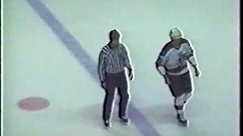 Krzysztof Oliwa vs Jamie Pushor AHL Apr 5/96