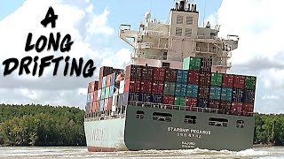 The Sharpest Turn of A Big Container Ship #ships #shipspotting #containership by ShipSpotting Vietnam 1,868 views 2 months ago 7 minutes, 59 seconds