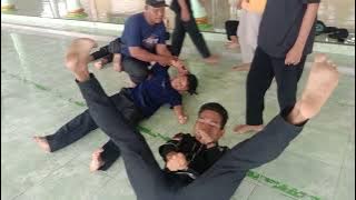 Download lagu kaku bagaikan patung ilmu laduni kskj cab.cinta manis