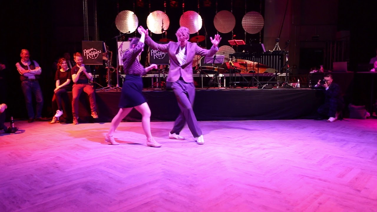 Leon & Rose - Miss Brown to You