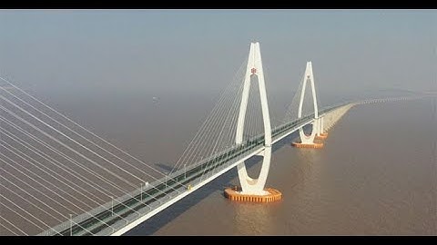 Cận cảnh cầu vượt biển dài 25 km xây trong 4 năm, chủ yếu bằng robot hàn tự động