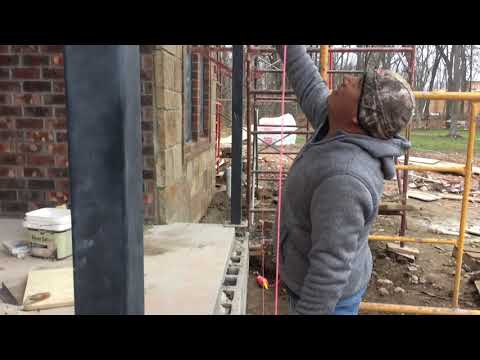 Video: ¿Cómo se hacen las columnas de chapa de piedra?