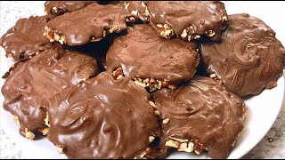 Make Your Own Caramel Pecan Turtles At Home | CHRISTMAS CANDY MAKING