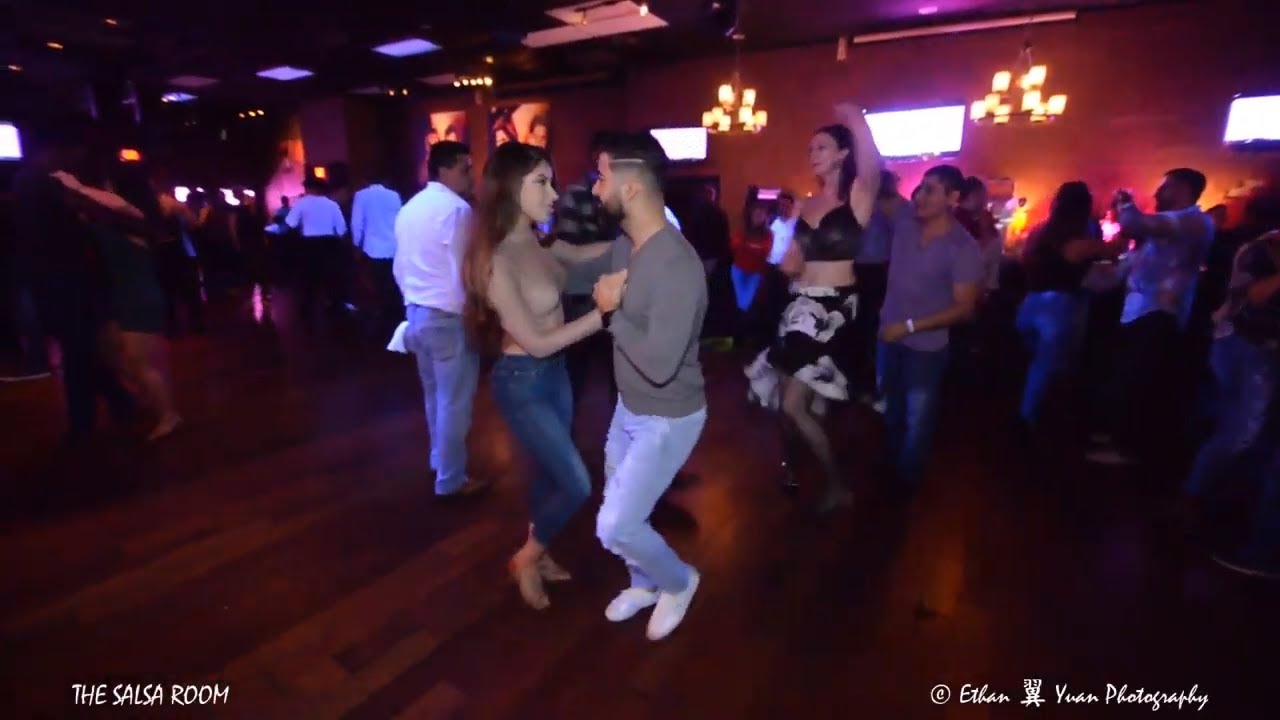 EL TIGUERE & WANDAISHA LOPEZ  Bachata Social Dance At THE SALSA ROOM