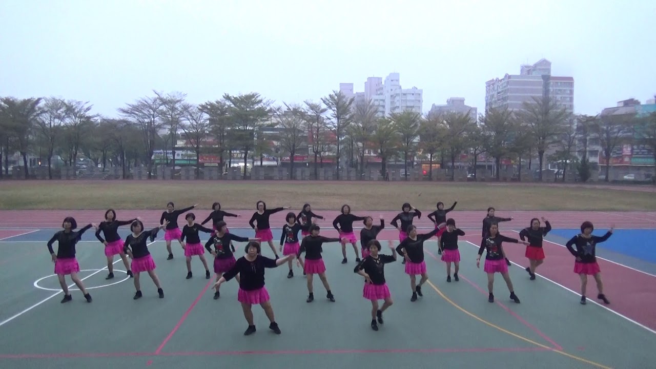 嘉義市僑平晨曦舞蹈社 - 我在你左右    感謝陳采霞老師編舞