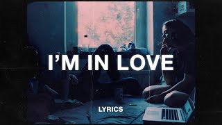 Video voorbeeld van "Snøw & Laeland - i'm in love but... (Lyrics)"