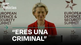 INTERRUMPEN a VON DER LEYEN y le ACUSAN de tener "SANGRE de NIÑOS PALESTINOS" en sus MANOS | RTVE