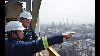 At the largest oil refinery in the world | Andrew Scheer