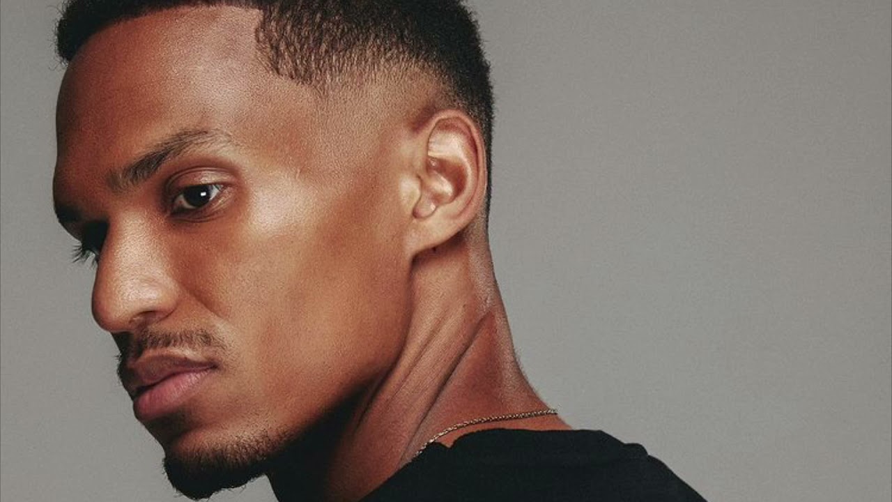 Le Motif - Life Is Life (ft. Heezy Lee)