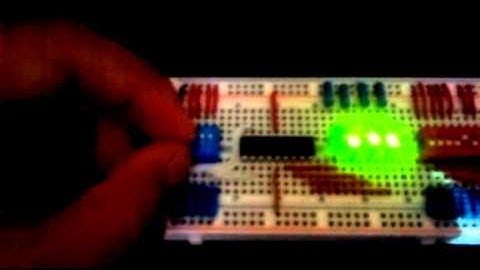 Cuatro entradas Cuatro salidas en PIC16F627A