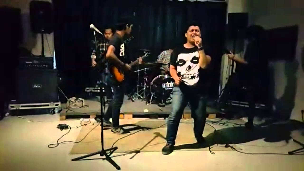 Set me free manistrasi (live performing at penvia studio) youtube