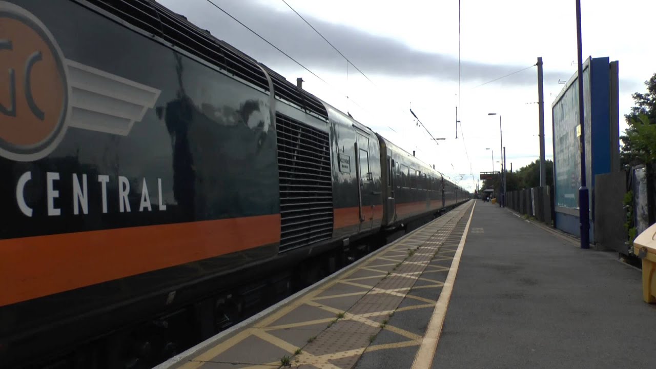 GC 43423 'Valenta 1972 - 2010' Powerless 43468 providing power at Northallerton 05/10/2013 classlink