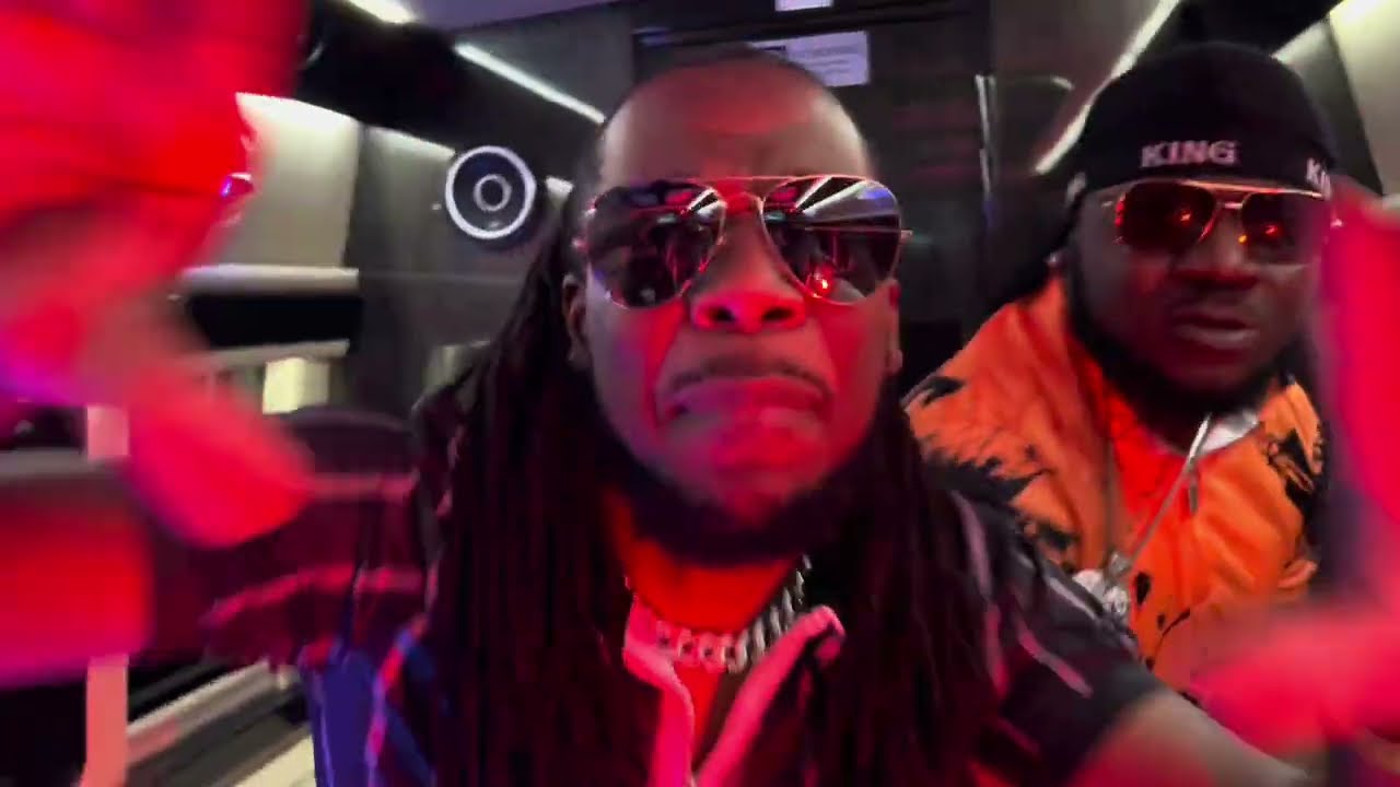 BACK IT UP - Double X & Chucky B (Visualizer) auf YouTube ansehen BACK IT UP - Double X & Chucky B (Visualizer) auf YouTube ansehen