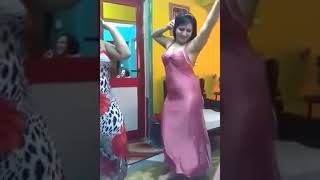 رقص عراقي مثيرsexy Iraqi dancing اشتركوا بالقناة ليصلكم المزيد