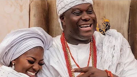 OONI OF IFE QUEEN ASHLEY OGUNWUSI AWARDS TRADITIONALIST AT ALARAGBO FESTIVAL 