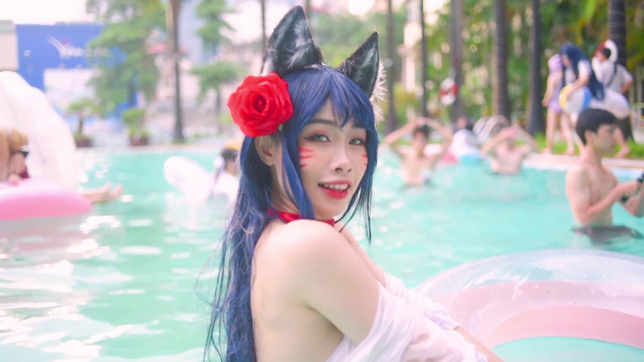 Cosplay Pool Party - YouTube