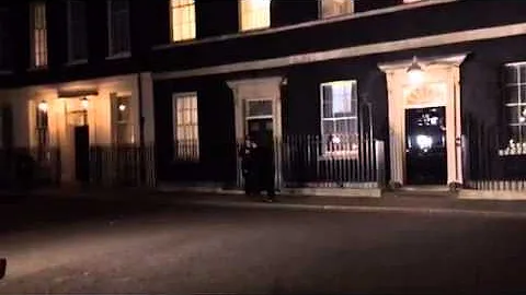 Chris Christie leaves from his visit with U.K. pri...