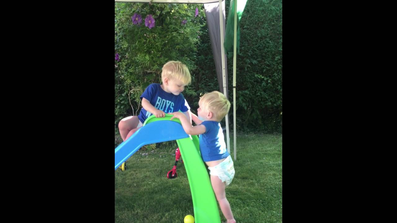 Twins Kissing 💙 Youtube