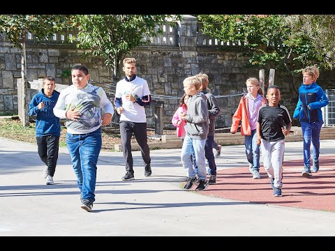 Video: Die Daily Mile Macht Grundschulkinder Aktiver, Weniger Sitzend Und Verbessert Ihre Fitness Und Körperzusammensetzung: Eine Quasi-experimentelle Pilotstudie