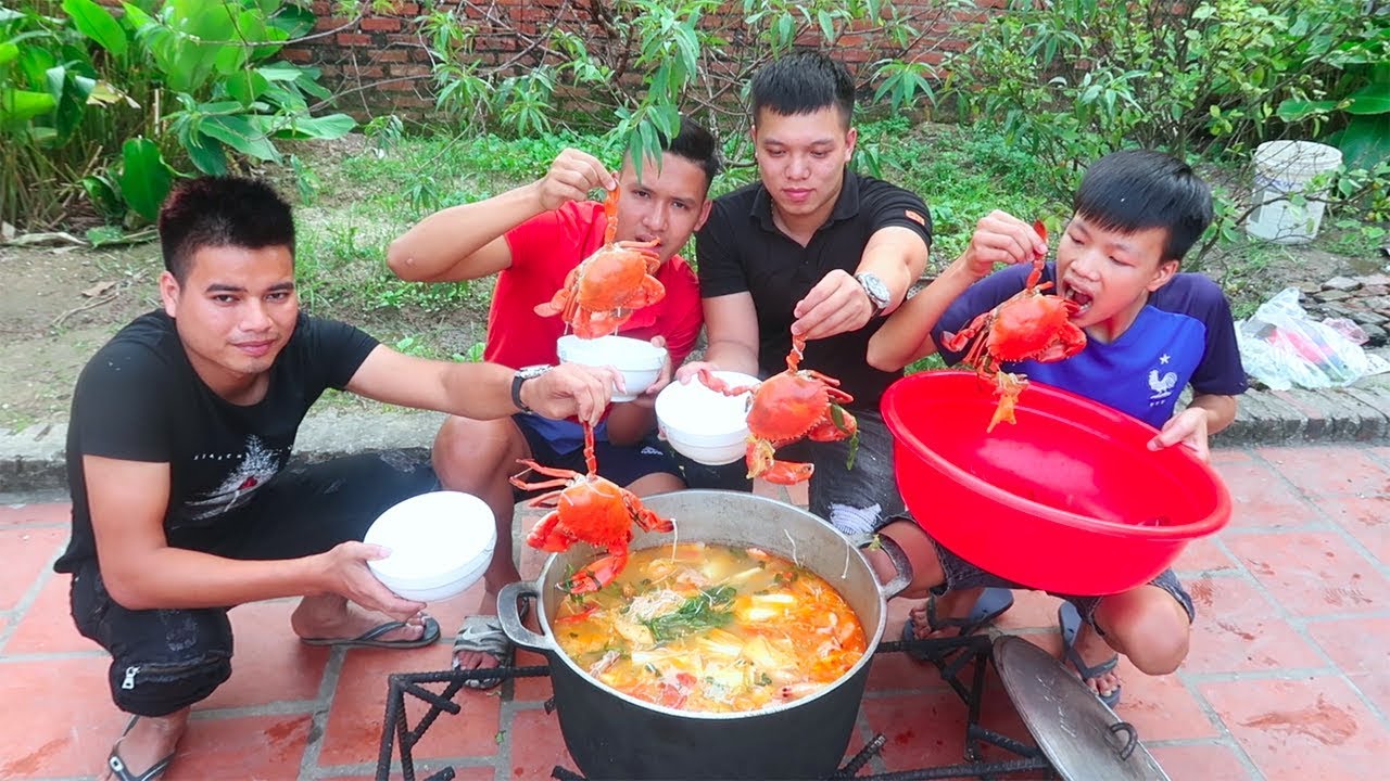 hải sản hữu bộ 2022 New Hữu Bộ | Làm Nồi Lẩu Hải Sản Khổng Lồ | Giant Seafood Hot Pot