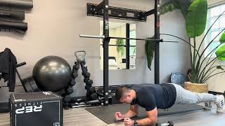 Plank tricep kickback