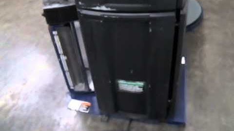 Lantech Q300 Stretch Wrapper Semi-Automatic Loads #A5151