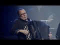 Capture de la vidéo Sylvain Luc, Richard Galliano, Michel Portal "The Go Between" Concert-Hommage À Michel Legrand
